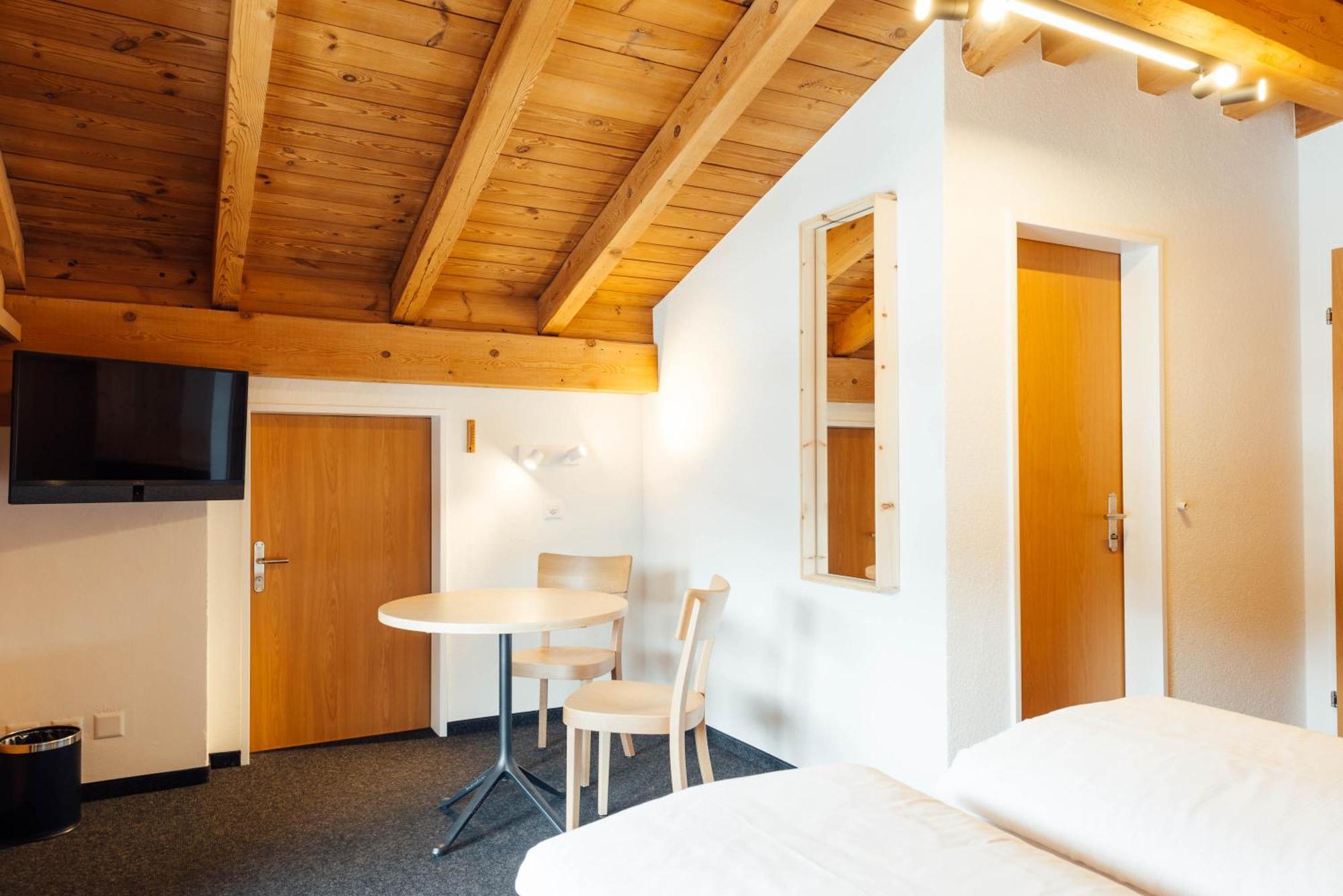 Hotel Kruezli - Dapi 1914 Sedrun Chambre photo